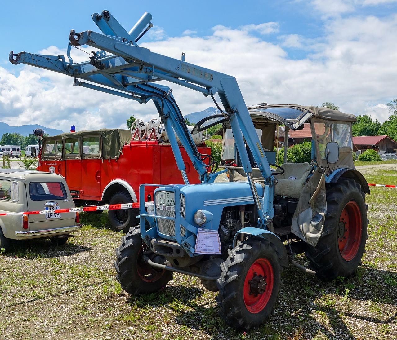 tractor  bulldog  old tractor free photo