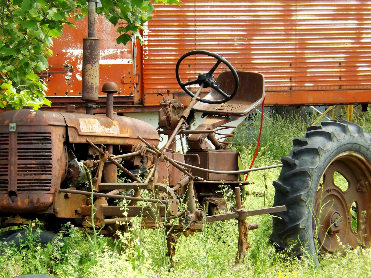 tractor machine old free photo