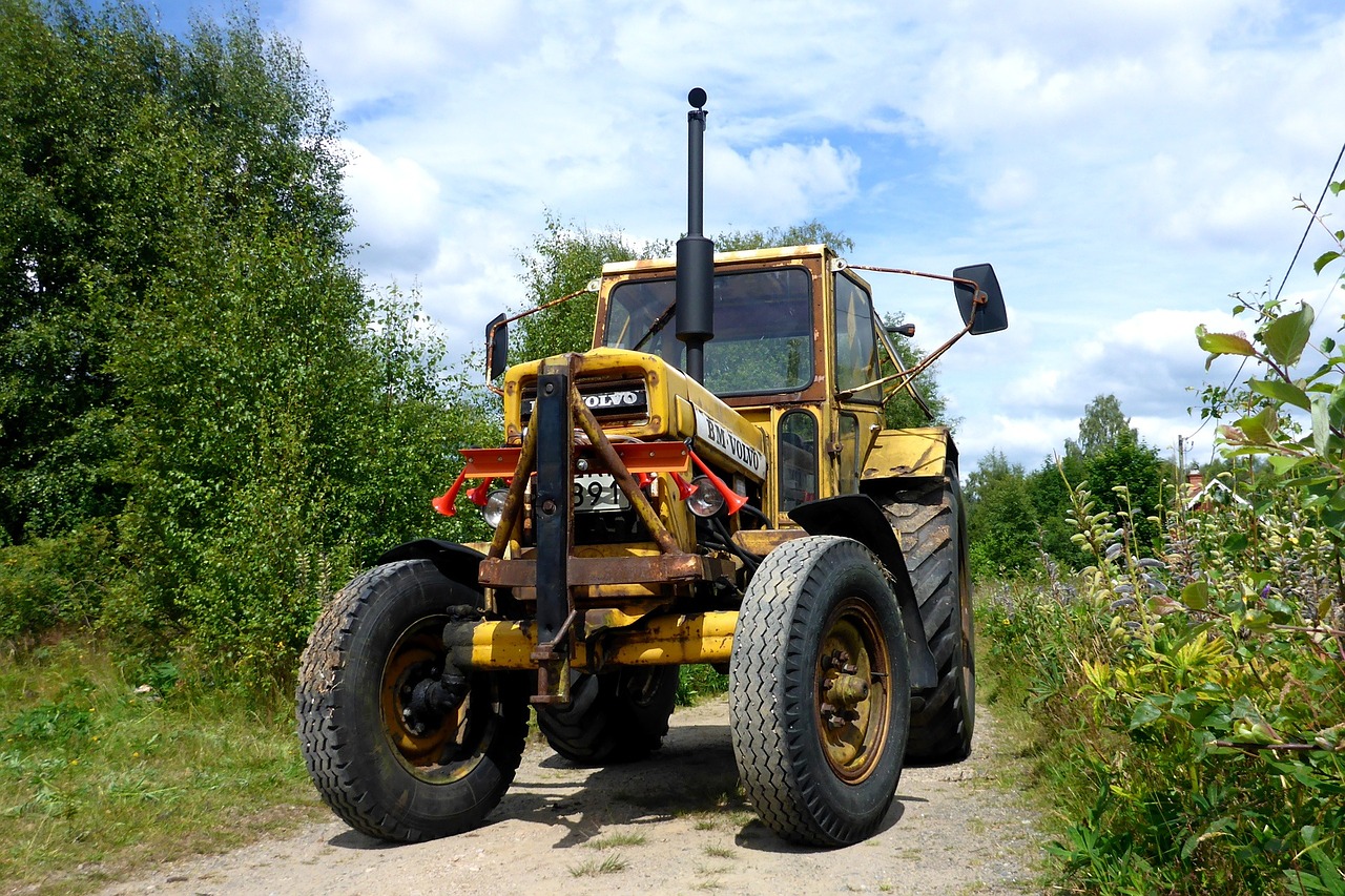 tractor vehicle volvo free photo