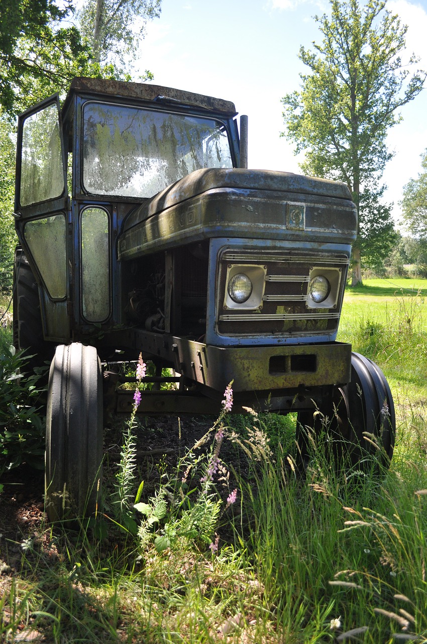 tractor vintage leyland free photo