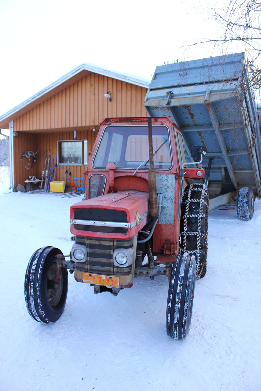 tractor countryside finnish free photo