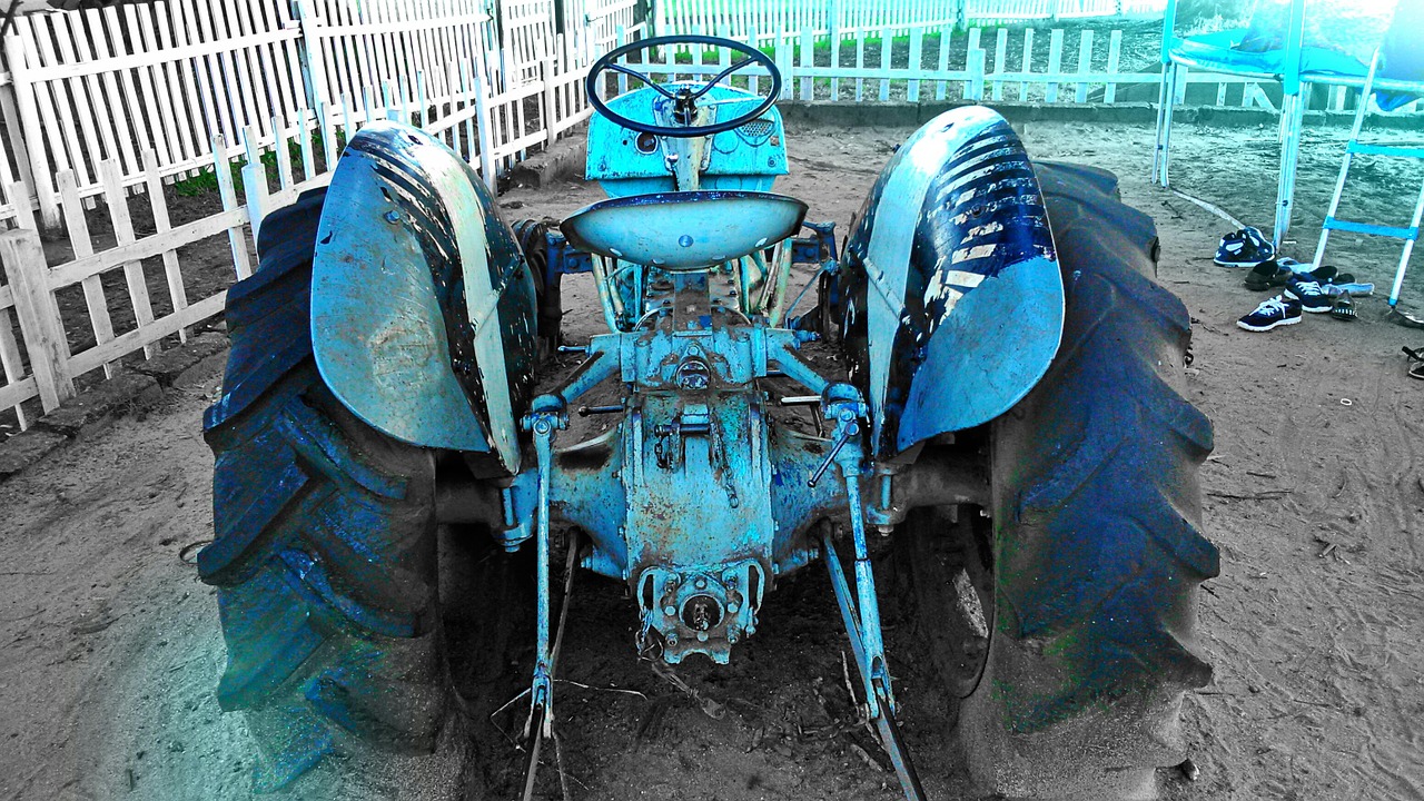 tractor blue nairobi free photo