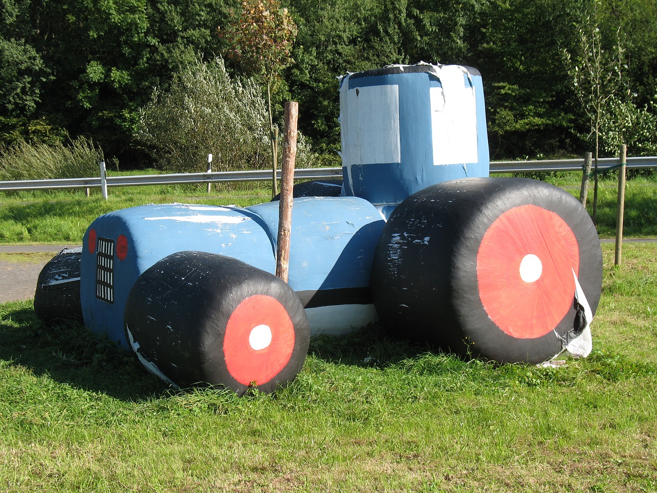 tractor countryside field maar free photo