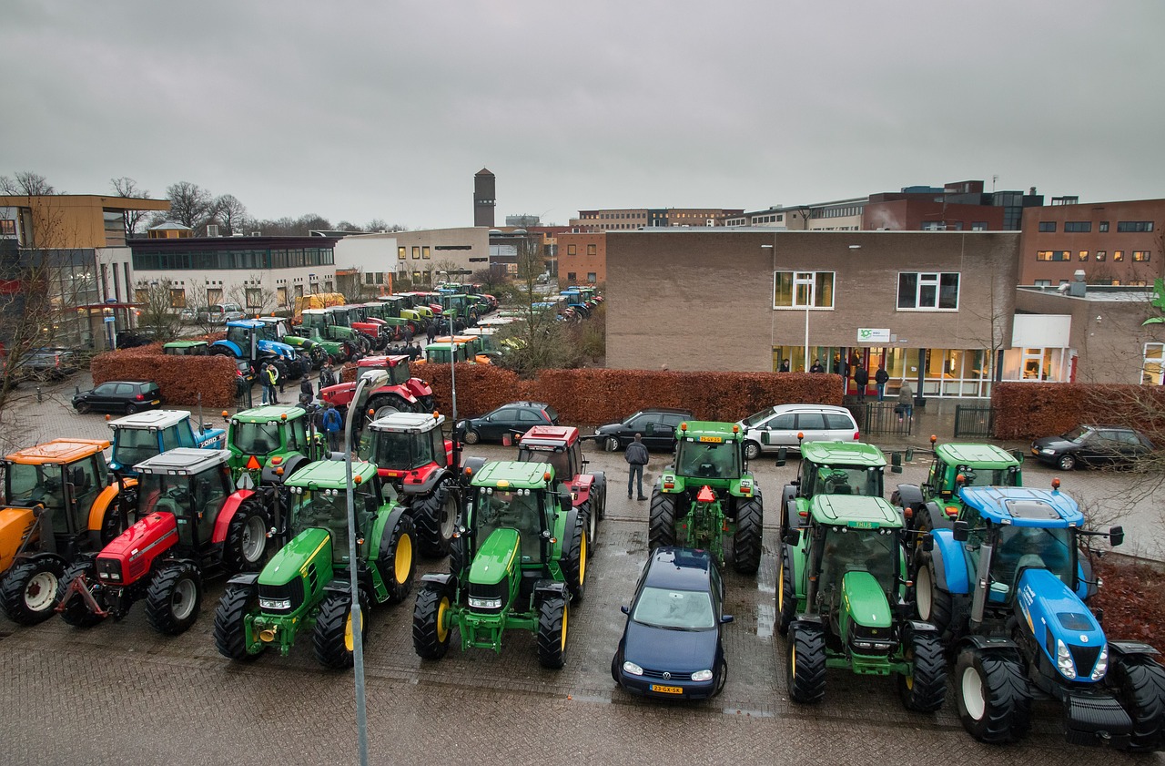 tractor aoc doetinchem free photo