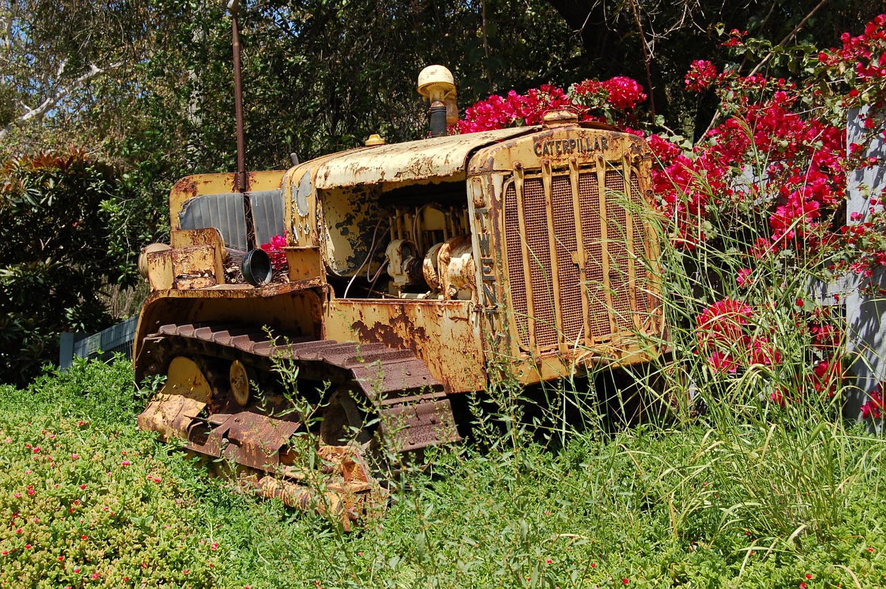 tractor old machine free photo