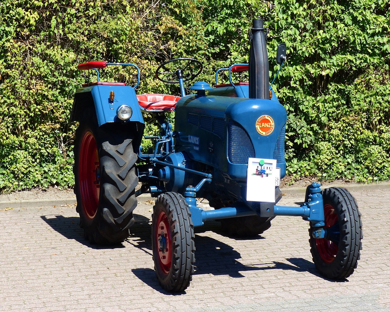 tractors tractor oldtimer free photo