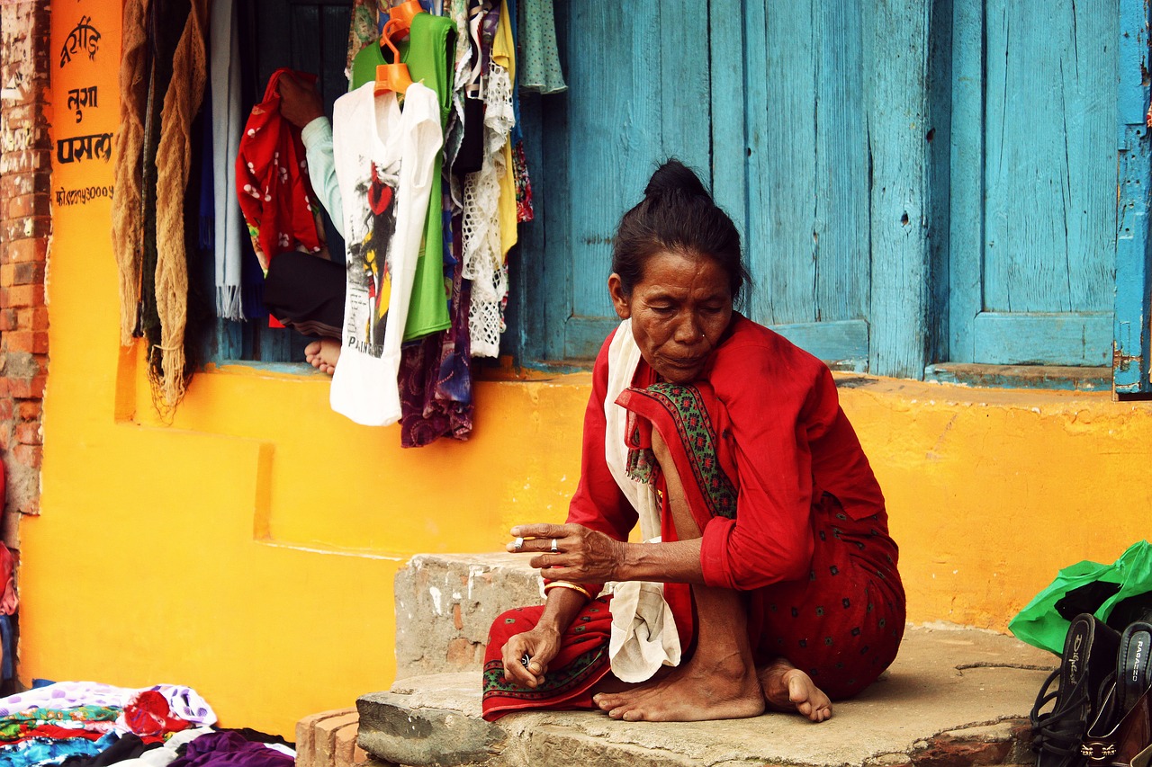 traders street vendors the old man free photo