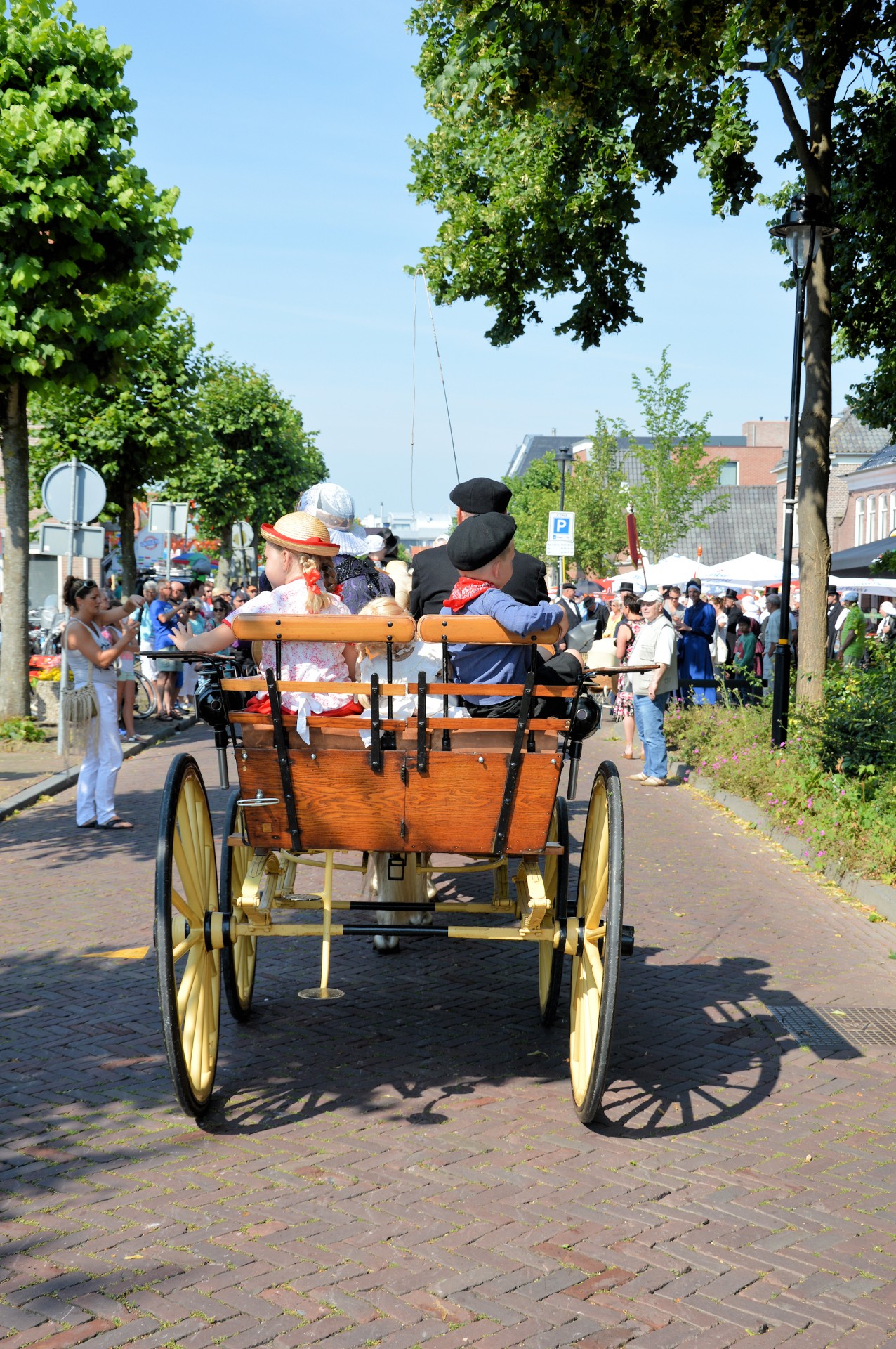 tradition holland clothing free photo