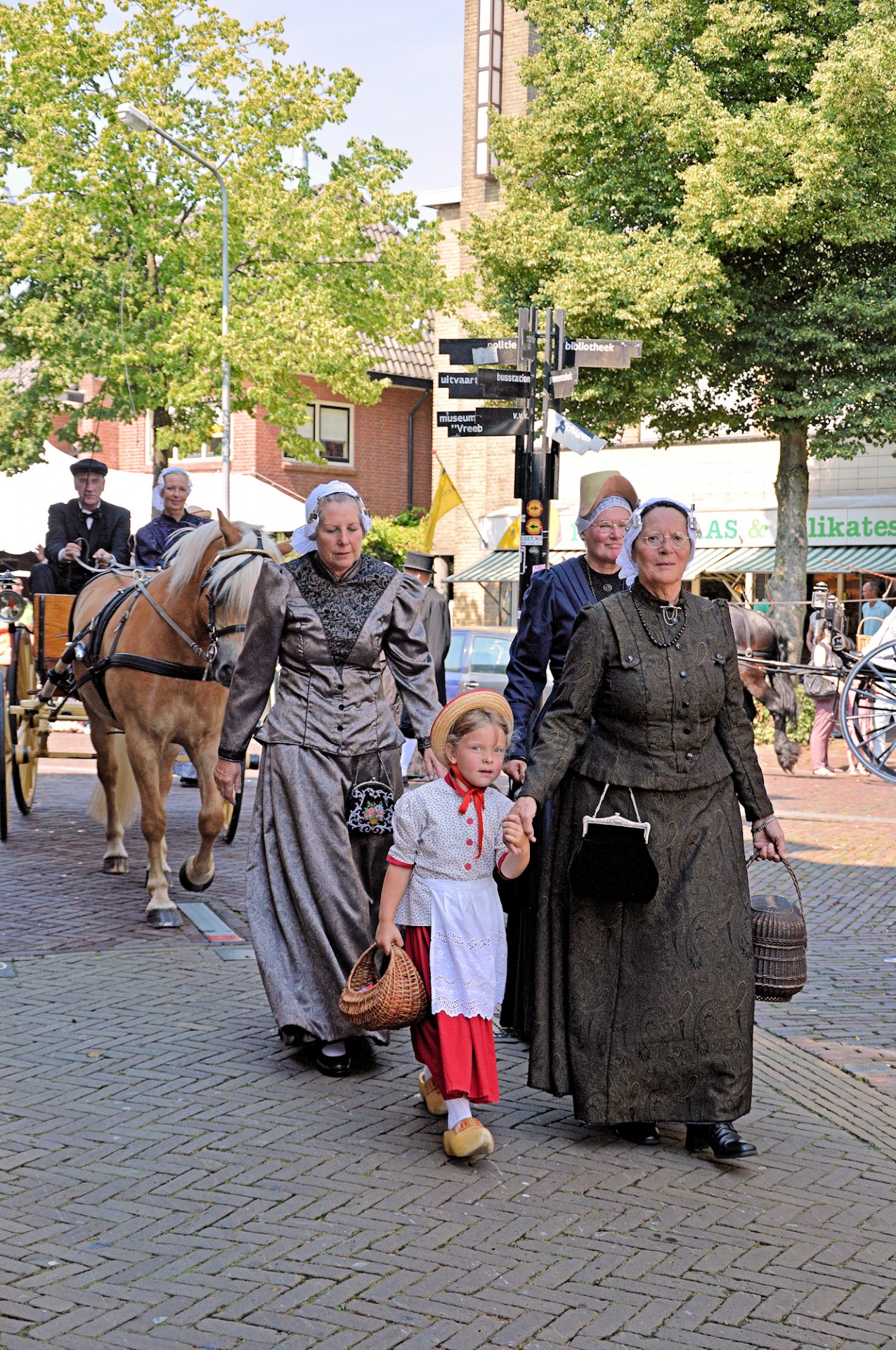 Tradition,holland,clothing,costume,dressing - free image from needpix.com