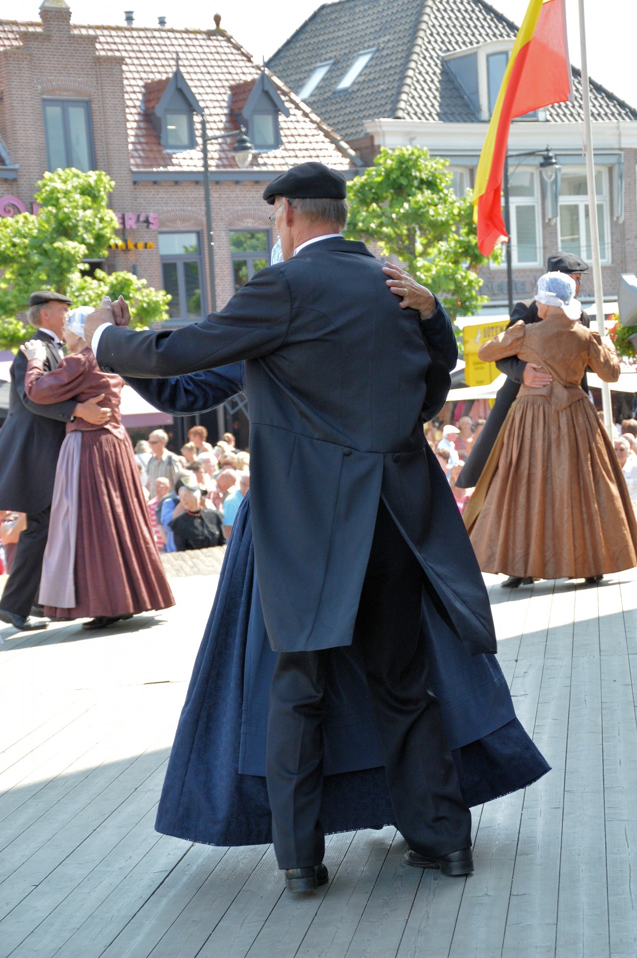 tradition holland dancing free photo