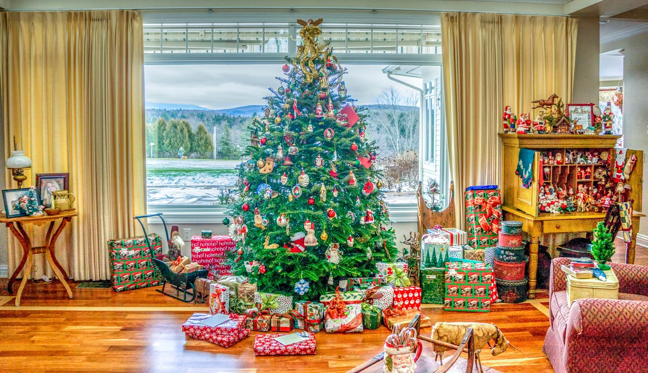 Download Free Photo Of Traditional Home Decorations Christmas Tree