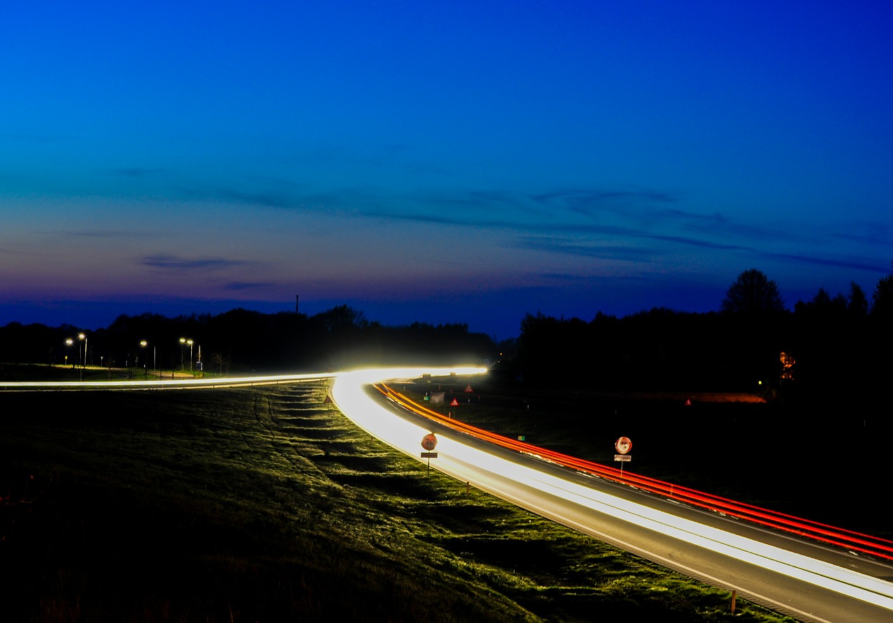 traffic lights night free photo