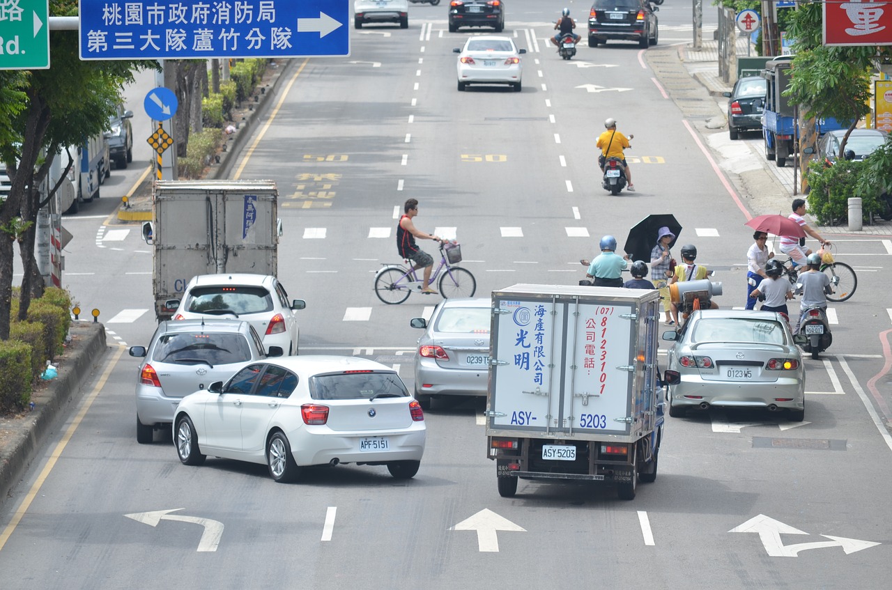 traffic  car  road free photo