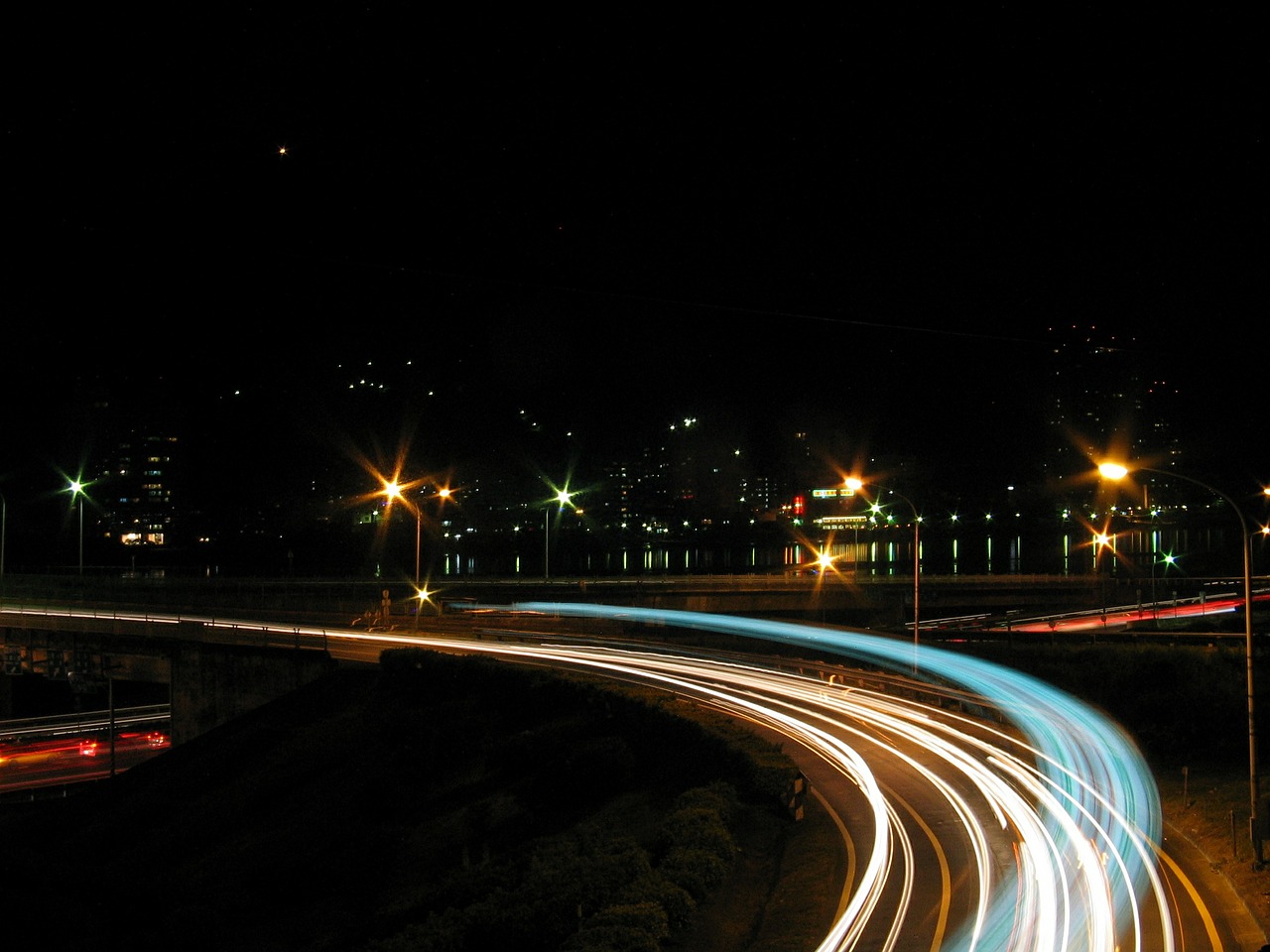 traffic taiwan night free photo