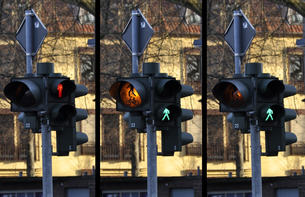 traffic light signal pedestrian free photo