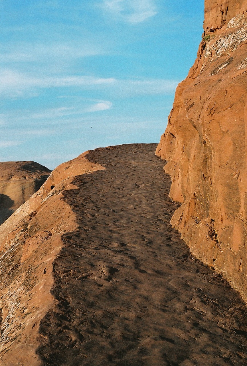 trail hike climb free photo