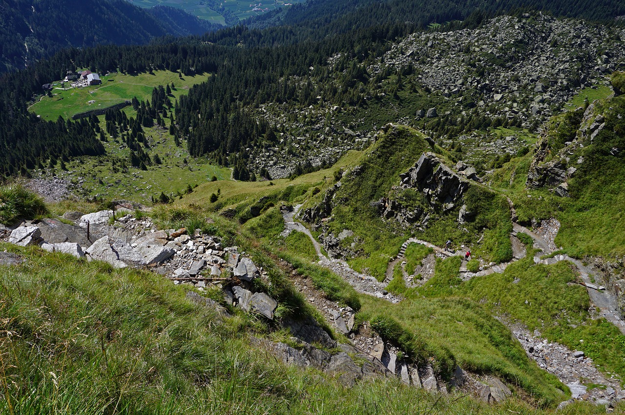 trail merano high street free photo