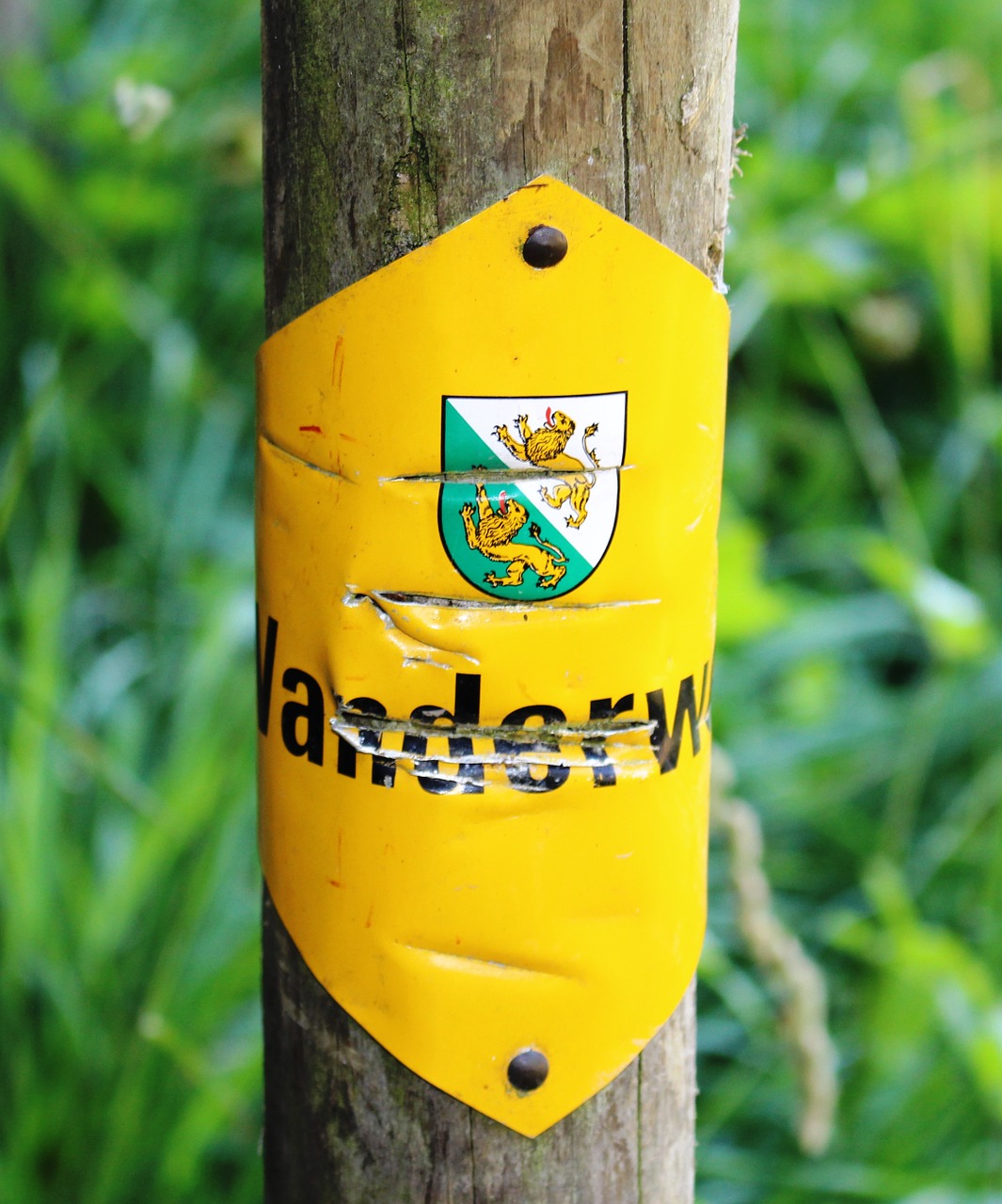 trail signpost official free photo