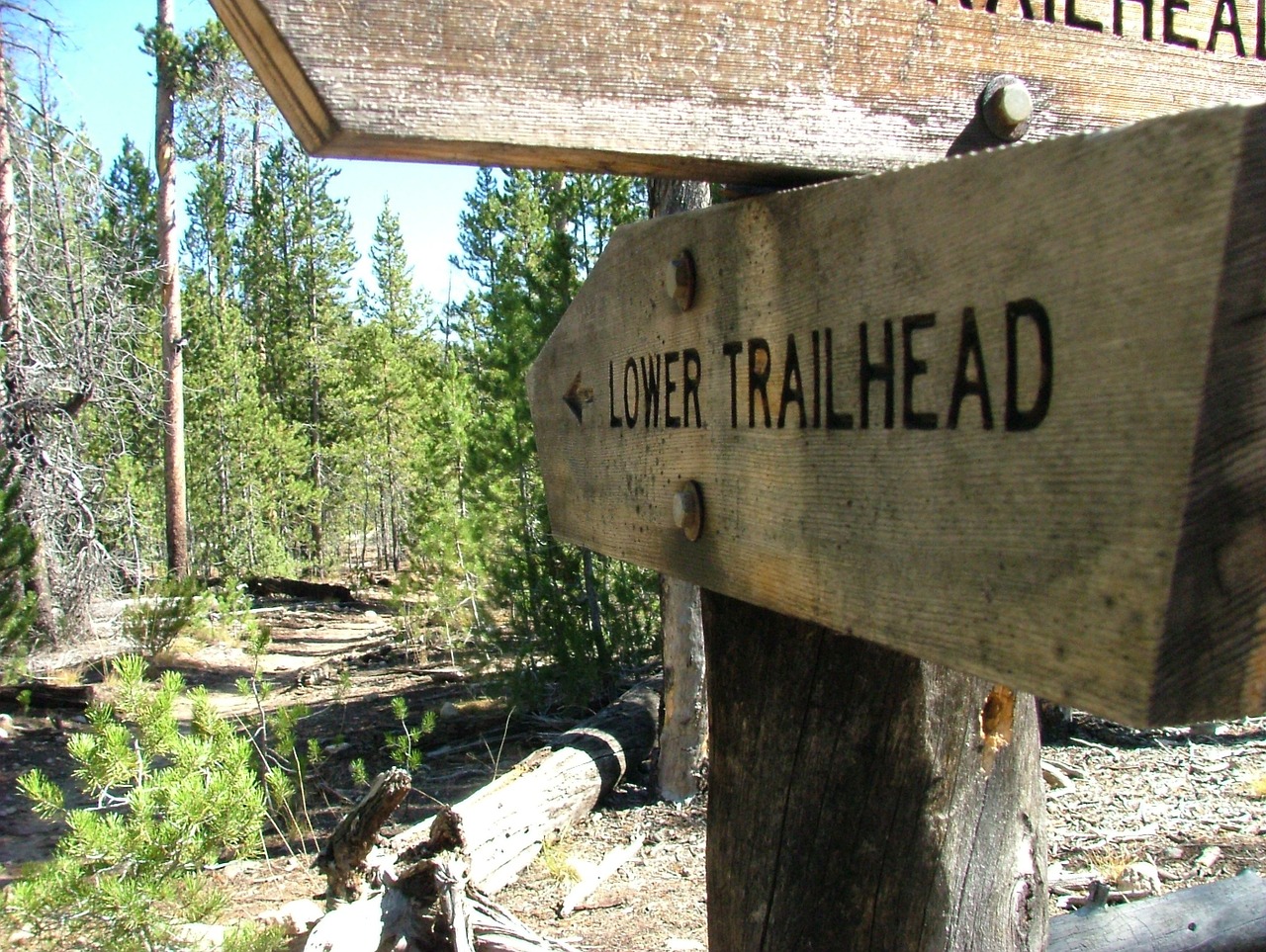 trail sign pointer free photo
