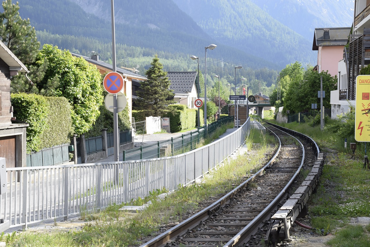 train train tracks pathways free photo