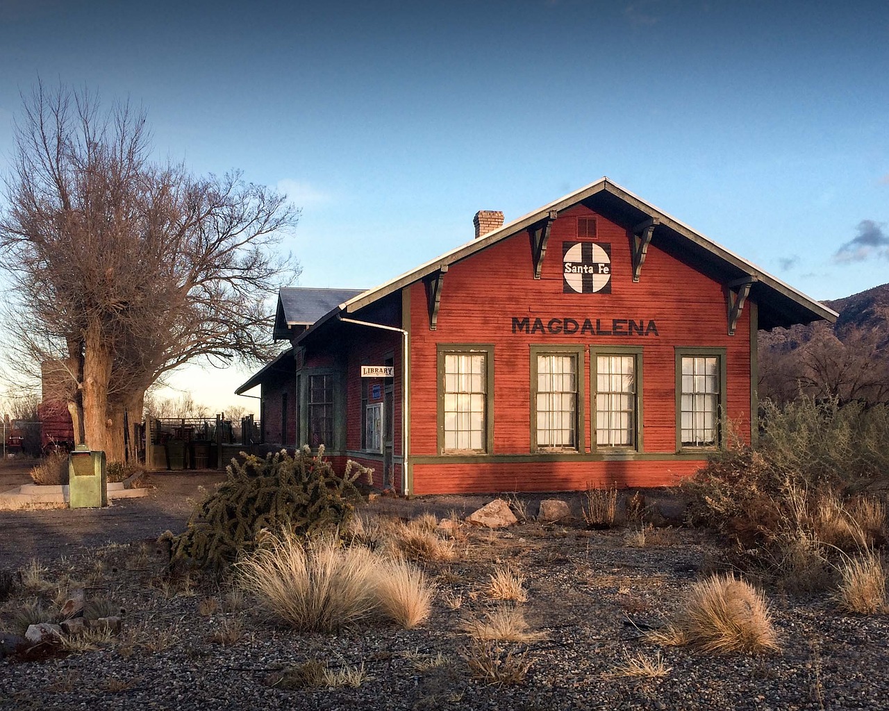 train railroad station free photo