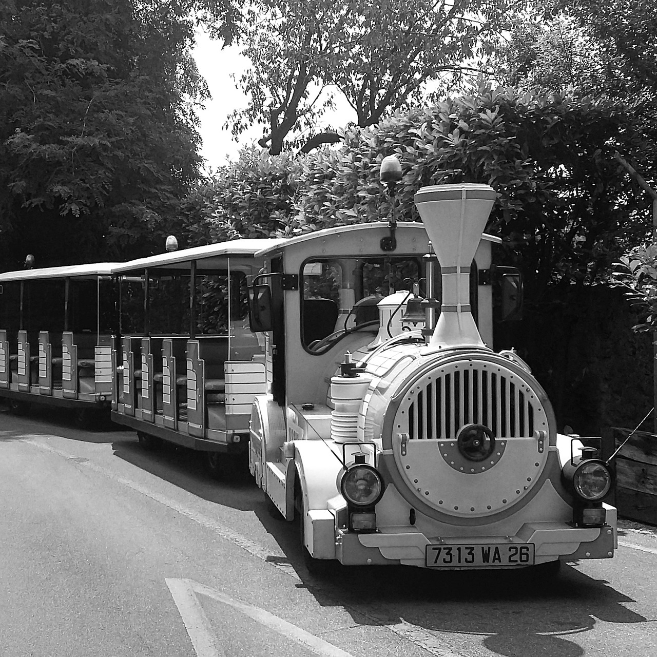 train locomotive carriages free photo