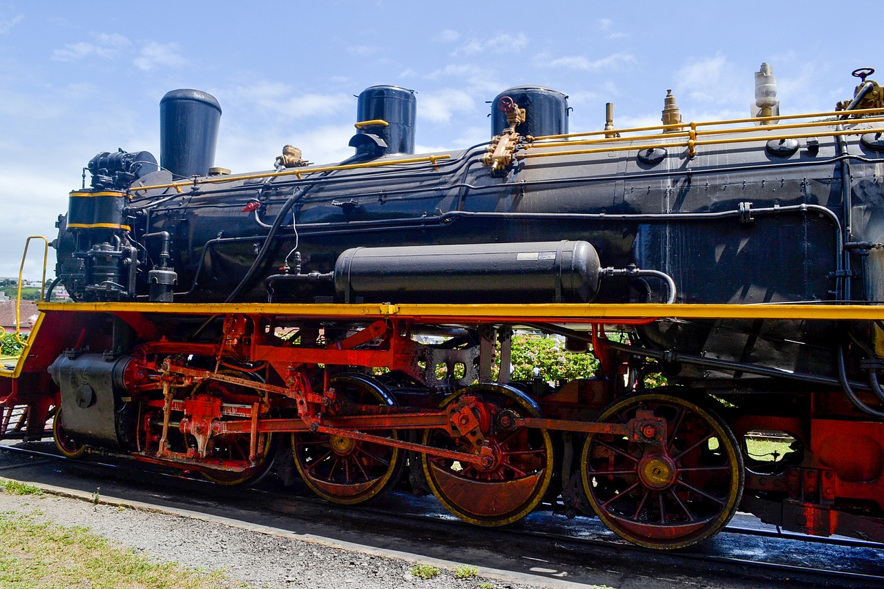 train railroad antique free photo