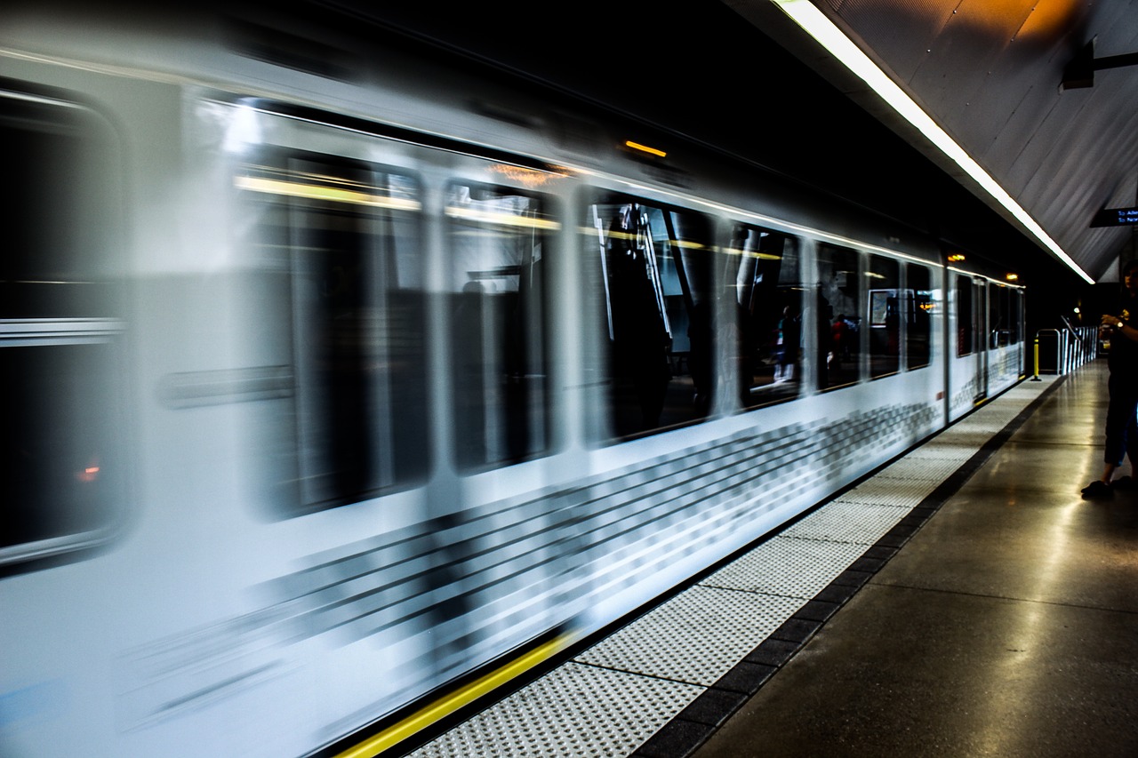 train subway tunnel free photo