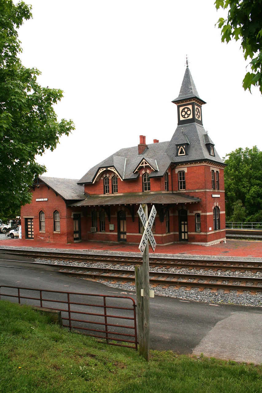 train station travel free photo