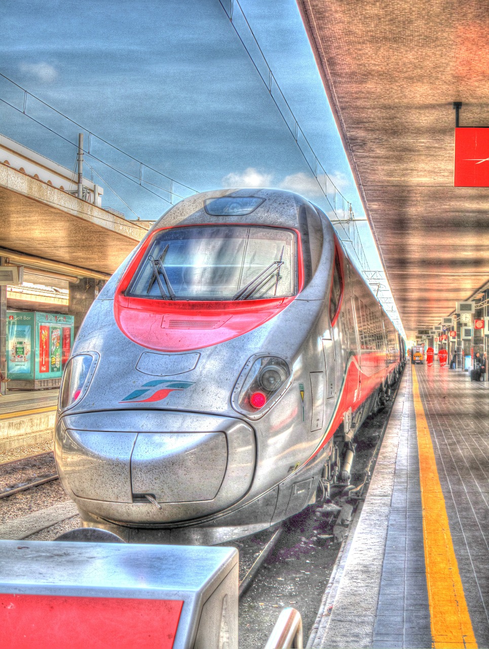 train italy hdr free photo