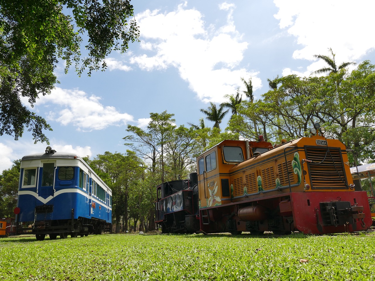 train narrow track taisugar free photo