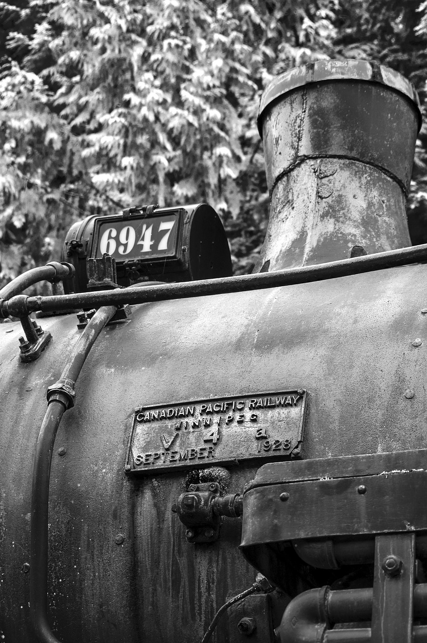 train locomotive engine free photo