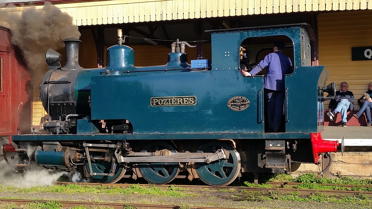 train steam locomotive free photo