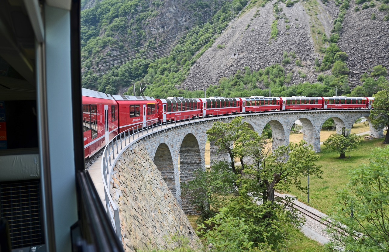 train switzerland alpine free photo