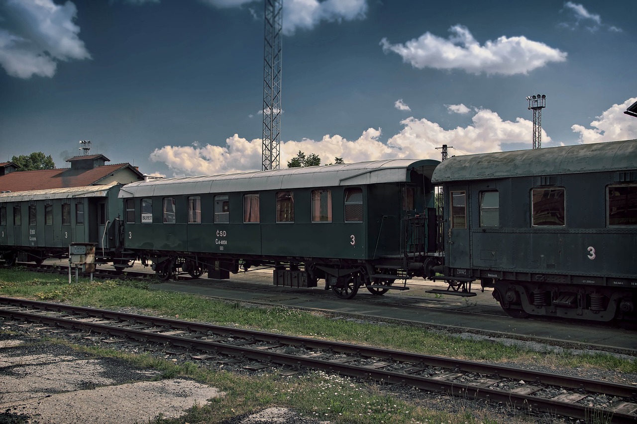 train wagons railway free photo