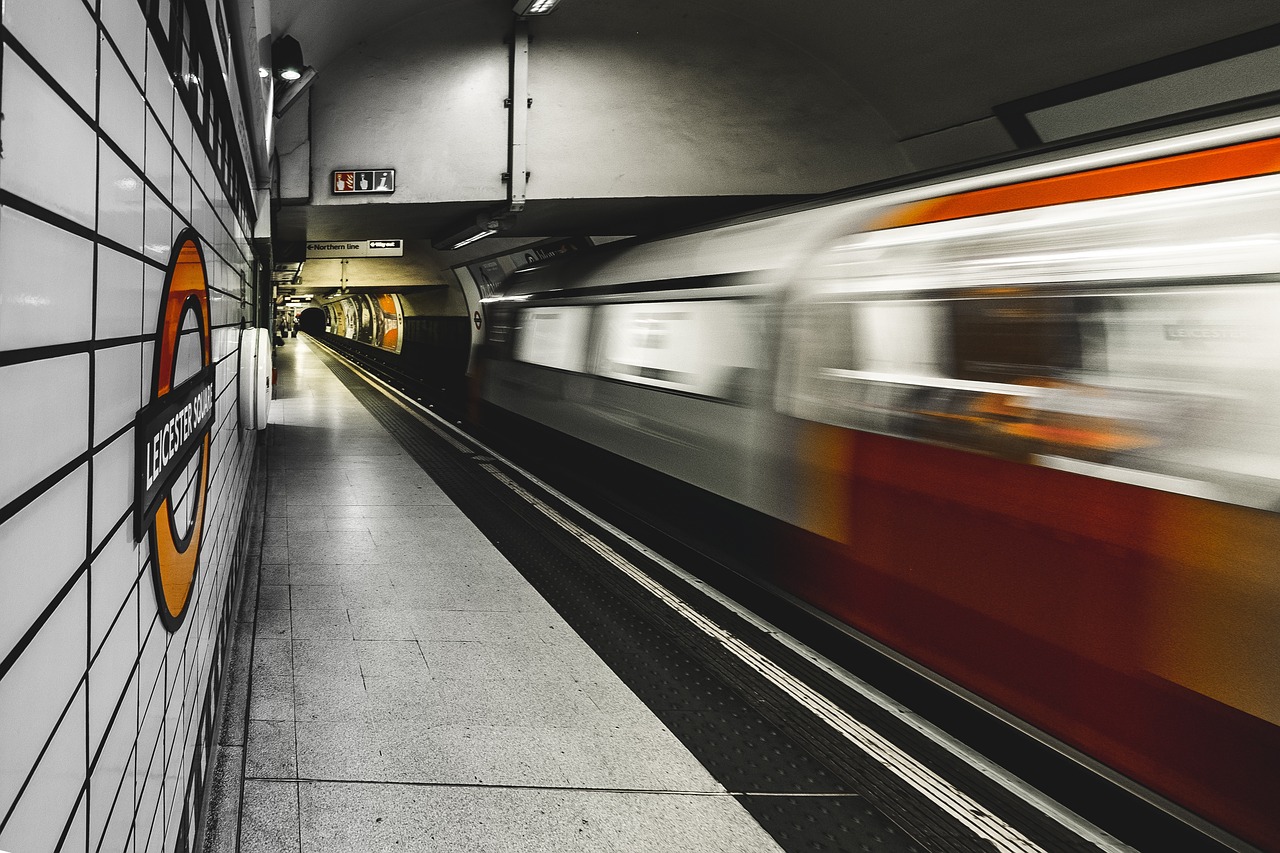 train station speed free photo