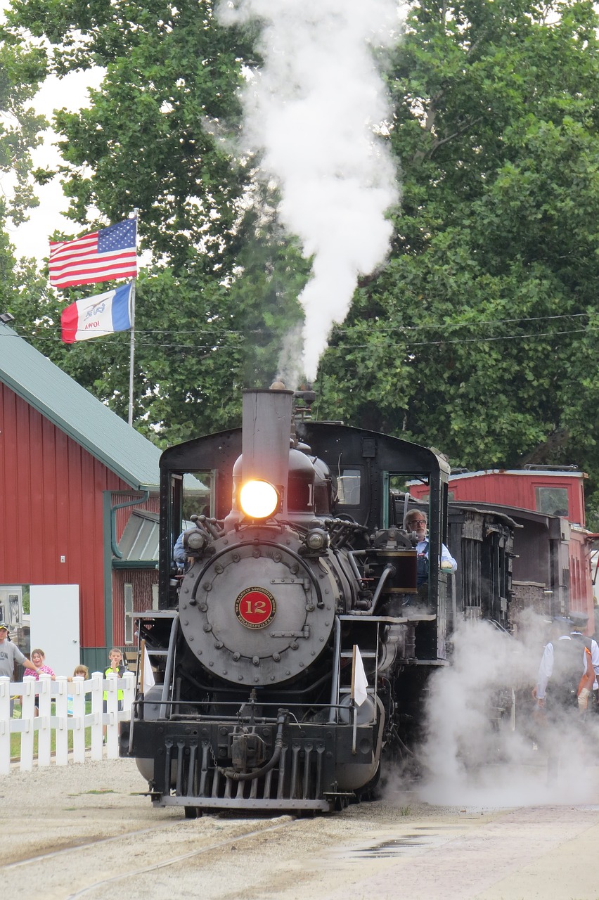 train vintage steam free photo