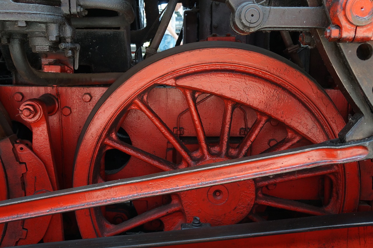 train locomotive wheel free photo