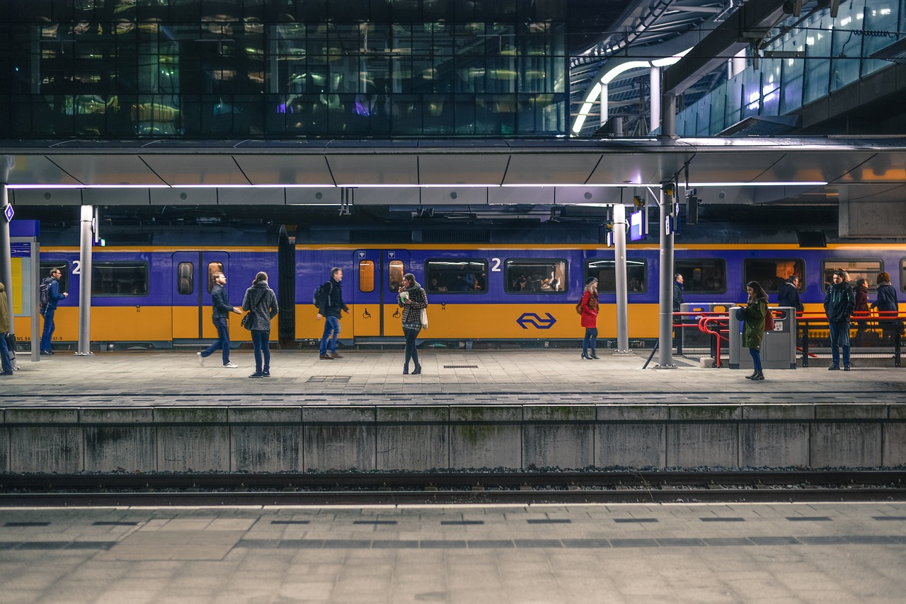 train station rotterdam free photo