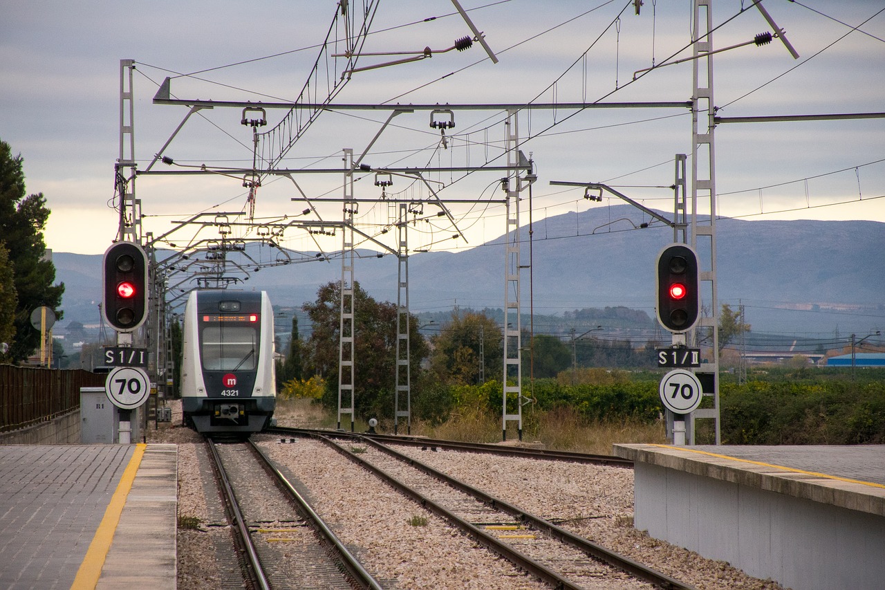 train railway line to train free photo