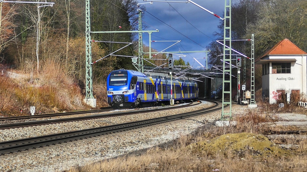 train railway railway line free photo