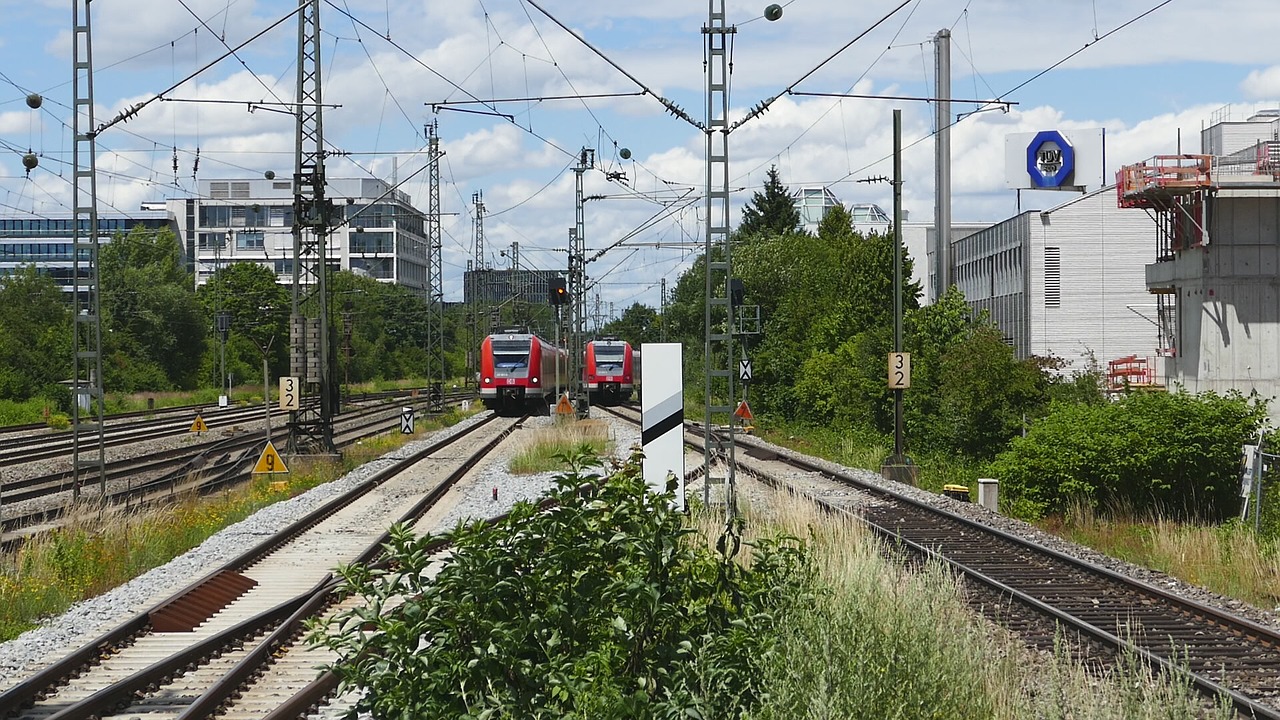 train railway railway line free photo