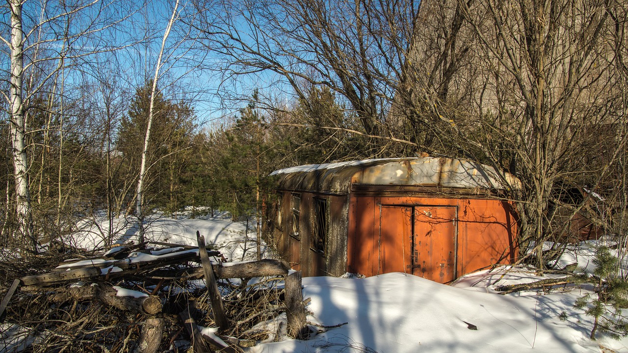 train  wagon  snow free photo