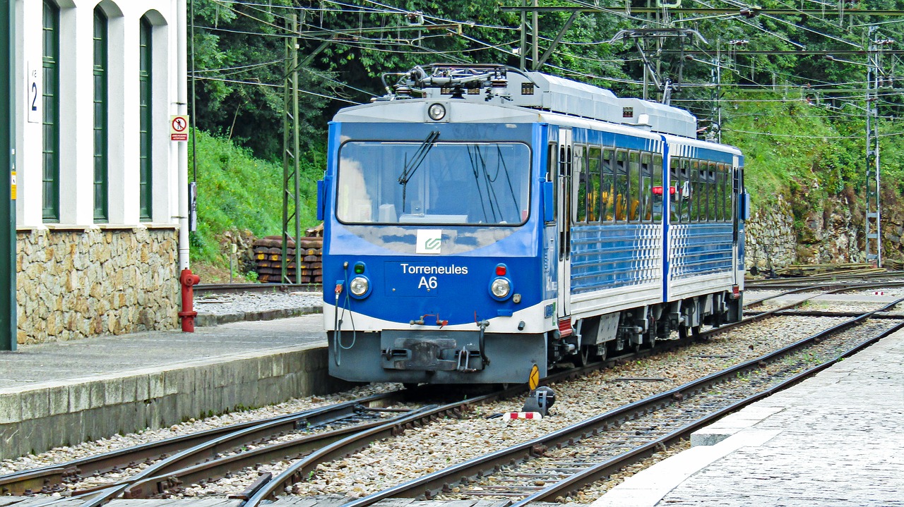 train  zipper  spain free photo