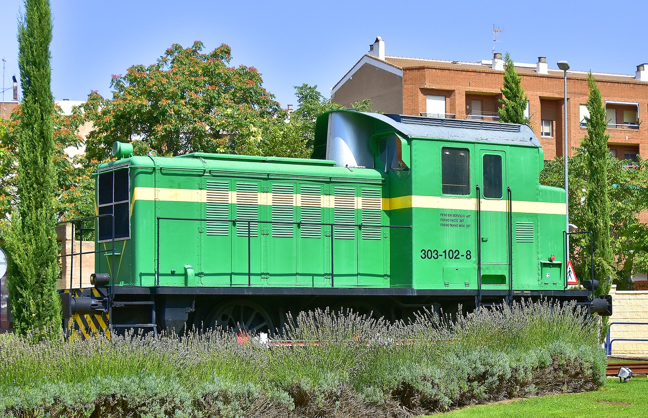 train  street  monument free photo