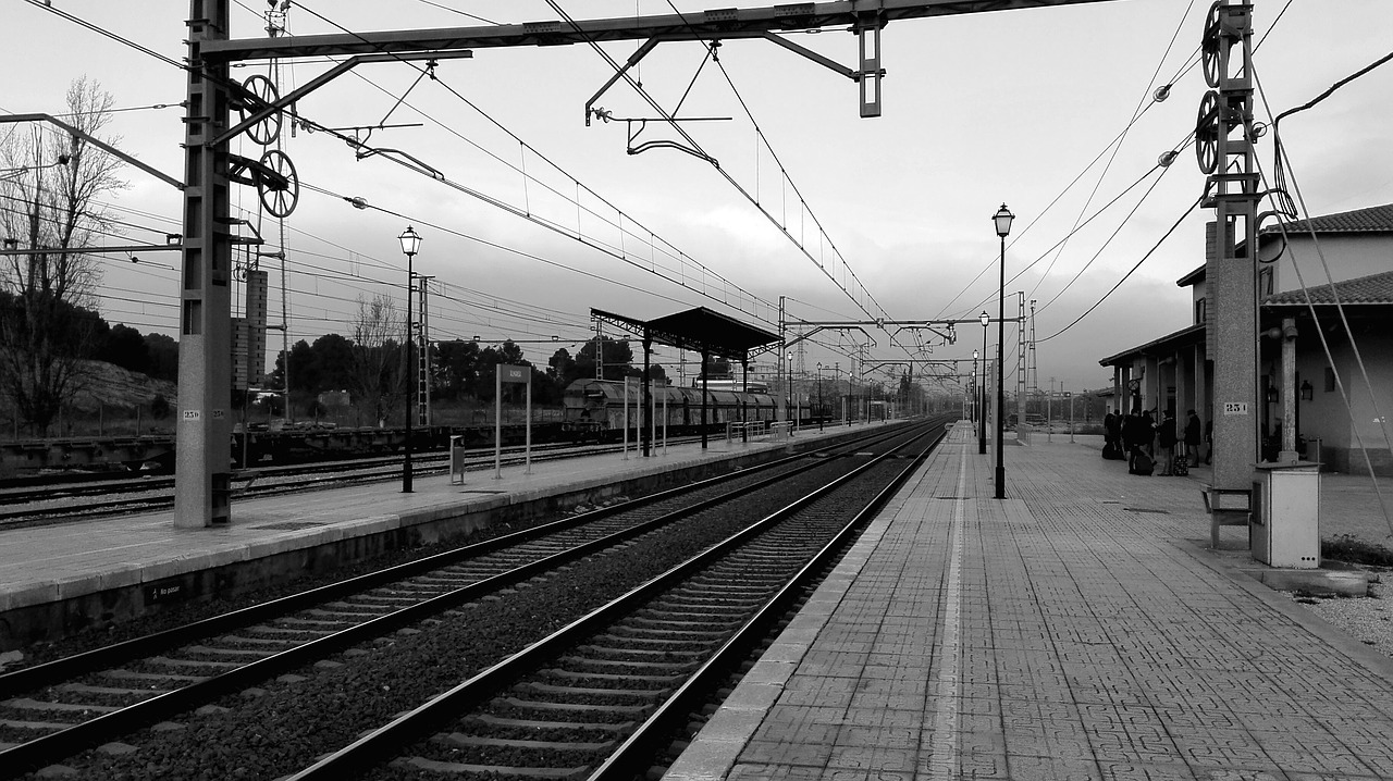 train  station  cold free photo