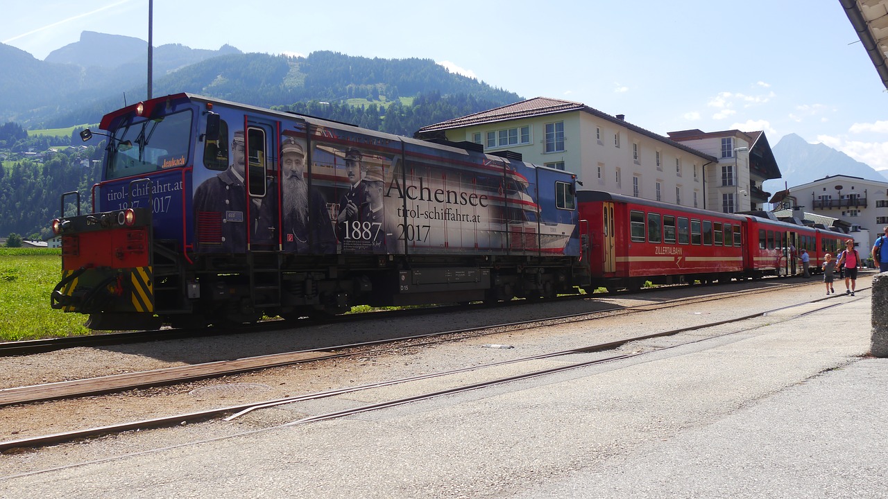 train  steam train  train station free photo