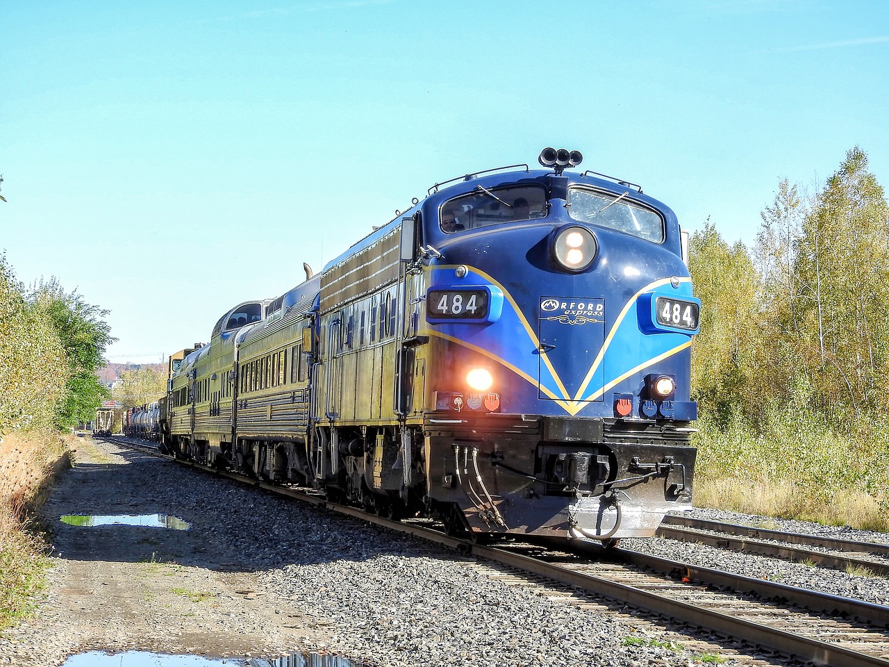 train  railroad  locomotive free photo