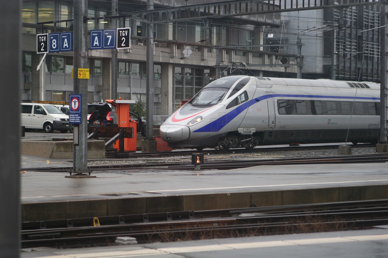 train  switzerland  railway free photo