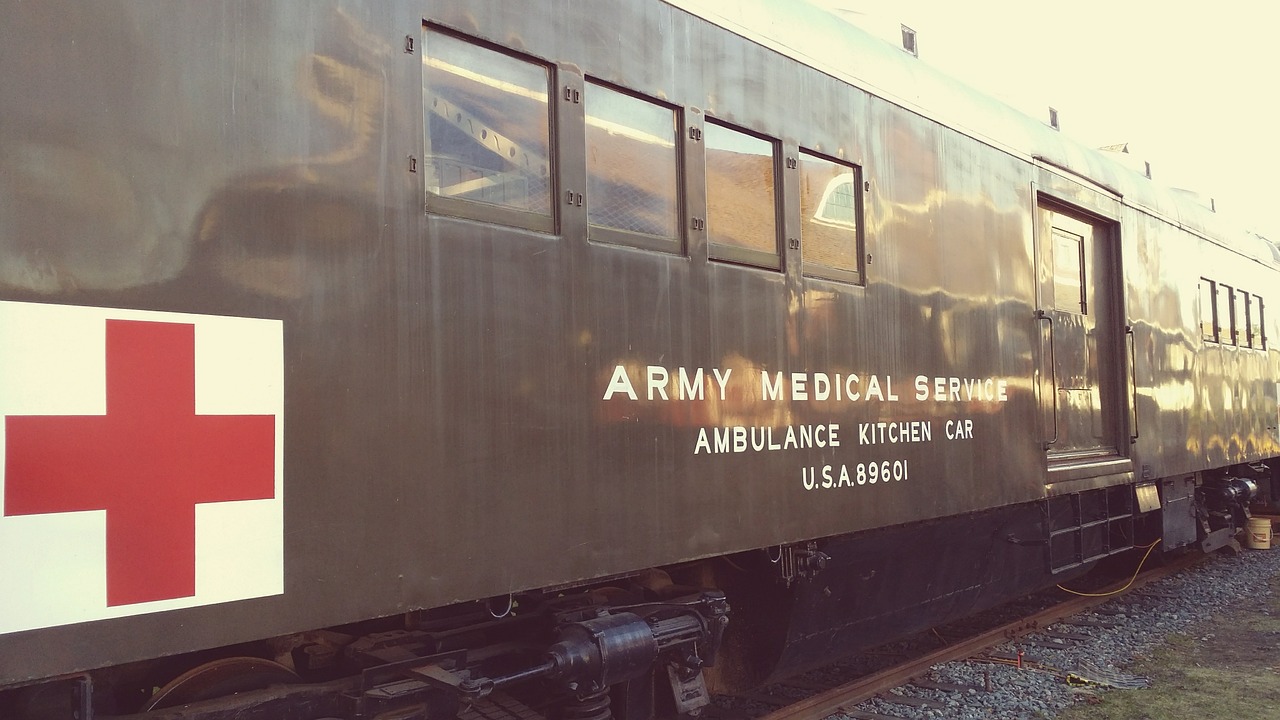 train army red cross free photo